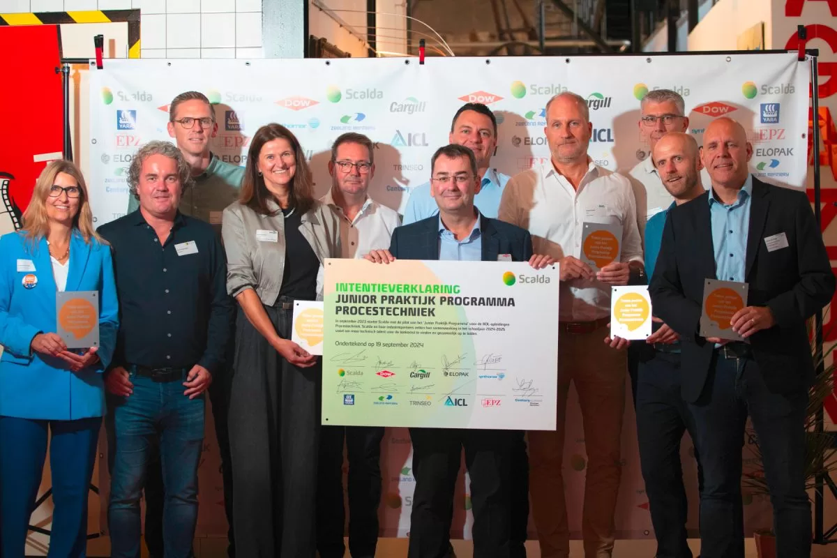 Junior praktijk programma wint award Cefic Scalda Dow - foto via https://zeelandrefinery.nl/junior-praktijkprogramma-wint-aanbevelingsprijs/